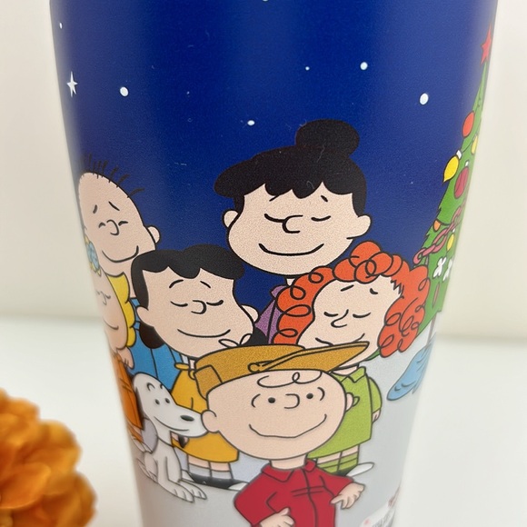 Snoopy Peanuts Christmas cup with lid and straw Zrike Brands by R Squared - Picture 4 of 16